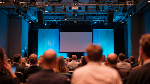 Wie können modulare Hintergrundsysteme den Veranstaltungsaufbau vereinfachen? modulare